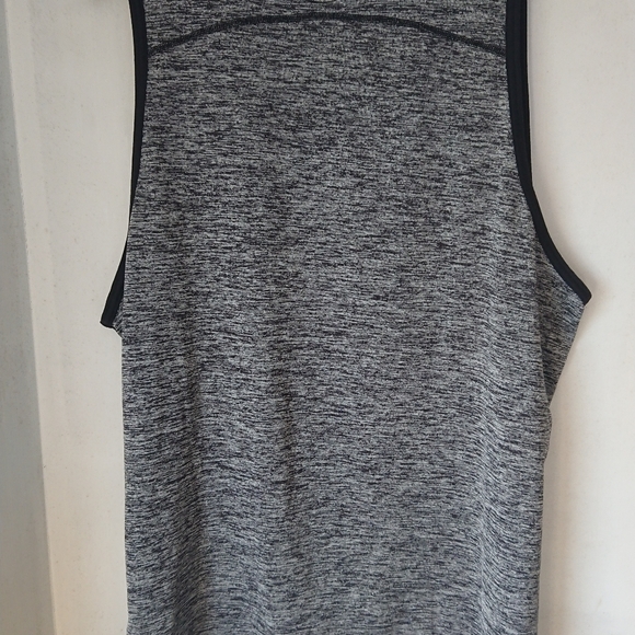 Under Armour mens vest heat gear - Picture 2 of 4